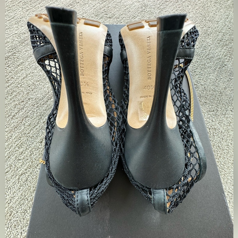 Bottega Veneta Black Mesh Chain-Trim Pump - Picture 7 of 10